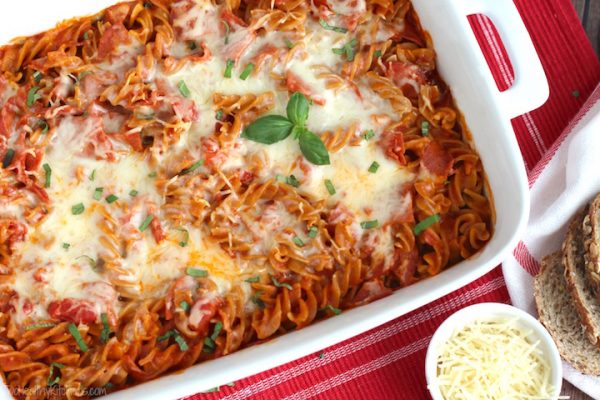 Cheesy Pizza Pasta Bake
